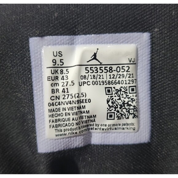 Nike  Air Jordan 1 Low Top Sz 9.5 Grey 553558-052 main image 9